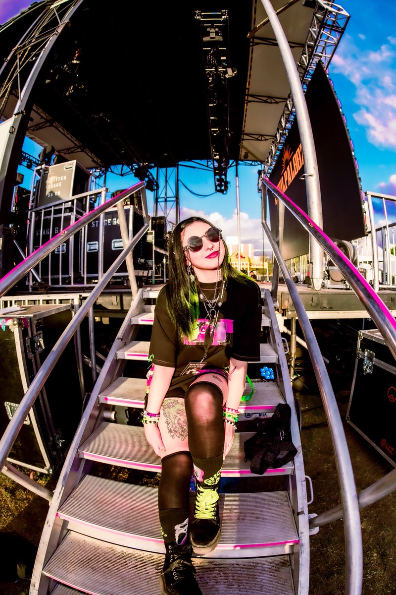 Did someone order a Shaq-a-roni pizza with extra green matter? 💚💞 was an honor to play direct support for <a href="/djdiesel/">DJ Diesel</a> at ASU’s annual Devilpalooza! 
Thank you ASU for having me! 
📸 <a href="/EmSpectrum777/">Glizzness Woman</a>