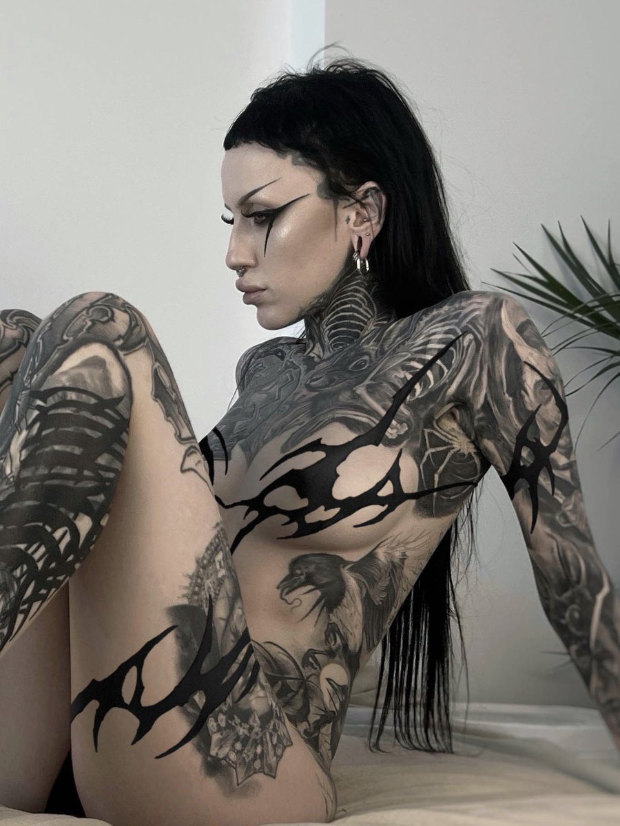 Erotik Funeral tweet media