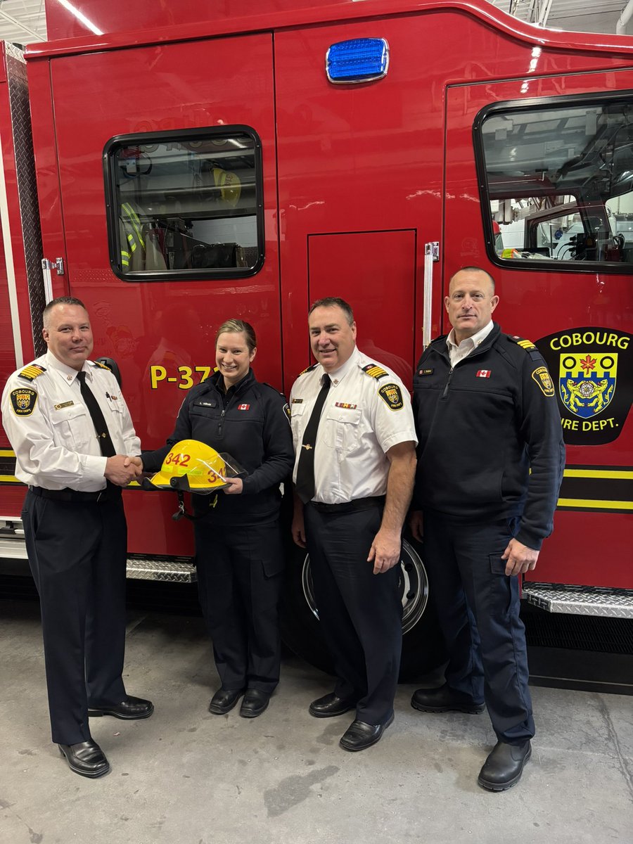 Please join us in congratulating Firefighter Lauren Mikula on her first day as a Probationary Firefighter!
We wish you a long and healthy career Lauren!