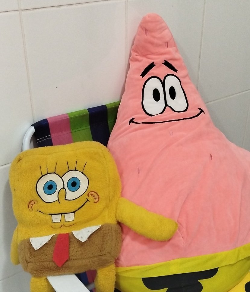 voltando ao tt dps de quase um ano e as diferenças na minha vida sao tantas q nem meme eu tenho mais na galeria pra esse momento o mais perto disso é essa foto aqui do bob e do patrick enfim oiiiiiii