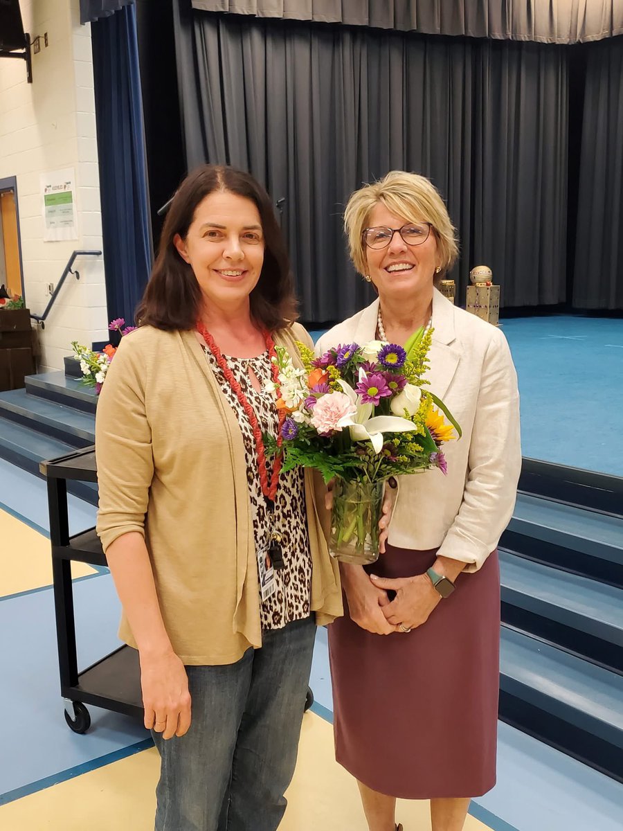 LarneElementary's tweet photo. Congratulations to Mrs. Bowers, 3rd grade teacher assistant, for being Larne's Support Staff of the Year! 🎉 https://t.co/9BzgRyBXm2