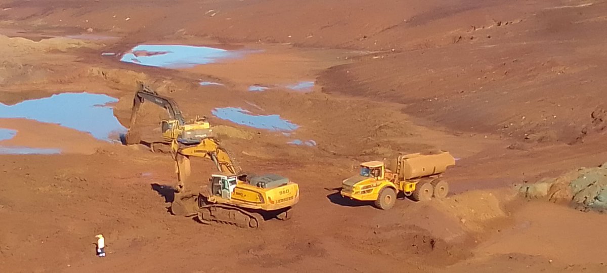 En sus prácticas laborales, estudiantes de la carrera de Ing de Minas desarrollan investigaciones relacionadas  con la extracción de níquel en la <a href="/EcgMinera/">ECG Minera "Incansable por Naturaleza"</a> rubro exportable y estratégico para el crecimiento económico de #Cuba
<a href="/yurisley_valdes/">Yurisley Valdes Mariño</a> <a href="/AAB_Cuba/">Alicia Alonso Becerra</a> <a href="/AlietLam/">Aliet Lamorú Reyes</a> <a href="/WalterBG_MES/">Walter Baluja García</a>