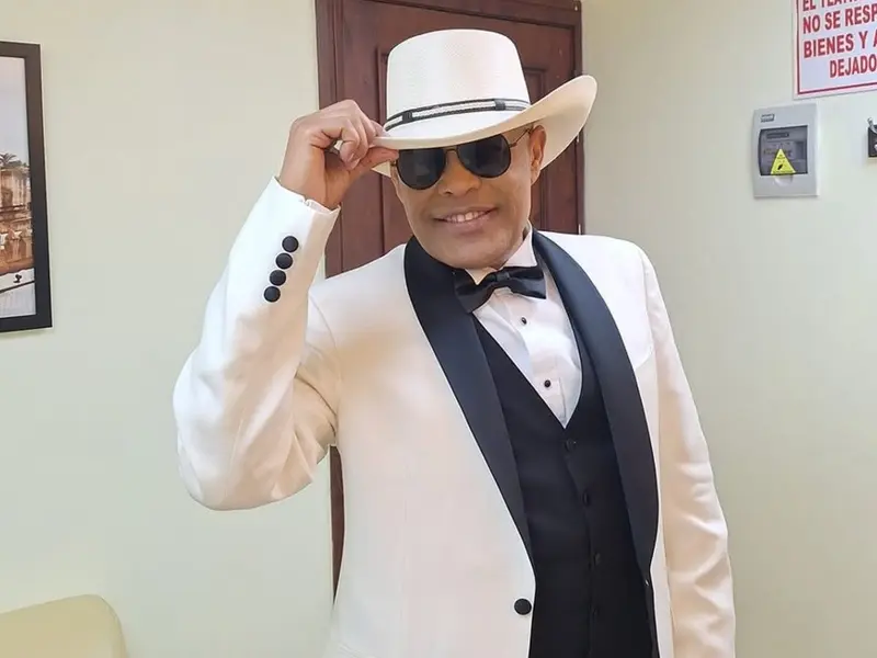 #ÚLTIMAHORA | Confirman el fallecimiento del cantante dominicano Rubby Pérez.

El merenguero de 69 años, a pesar de ser encontrado con vida de los restos del centro de espectáculos Jet Set, murió horas después mientras era rescatado de los escombros.

🇩🇴 Hasta el momento la cifra