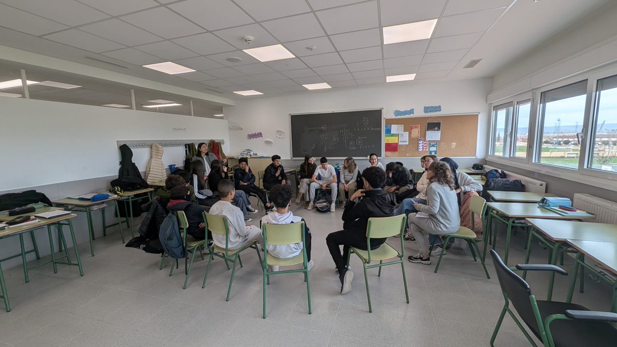 IESO CASTEJÓN (@iesocastejon) on Twitter photo Taller con #besarkada para formar al alumnado 🤩del <a href="/iesocastejon/">IESO CASTEJÓN</a> y poder prevenir, detectar e intervenir adecuadamente en todas aquellas situaciones de riesgo, de sufrimiento o señales de alarma en adolescentes💪. Pedir ayuda o hablar de cosas incómodas es posible🙌 #juntxs Taller con #besarkada para formar al alumnado 🤩del <a href="/iesocastejon/">IESO CASTEJÓN</a> y poder prevenir, detectar e intervenir adecuadamente en todas aquellas situaciones de riesgo, de sufrimiento o señales de alarma en adolescentes💪. Pedir ayuda o hablar de cosas incómodas es posible🙌 #juntxs