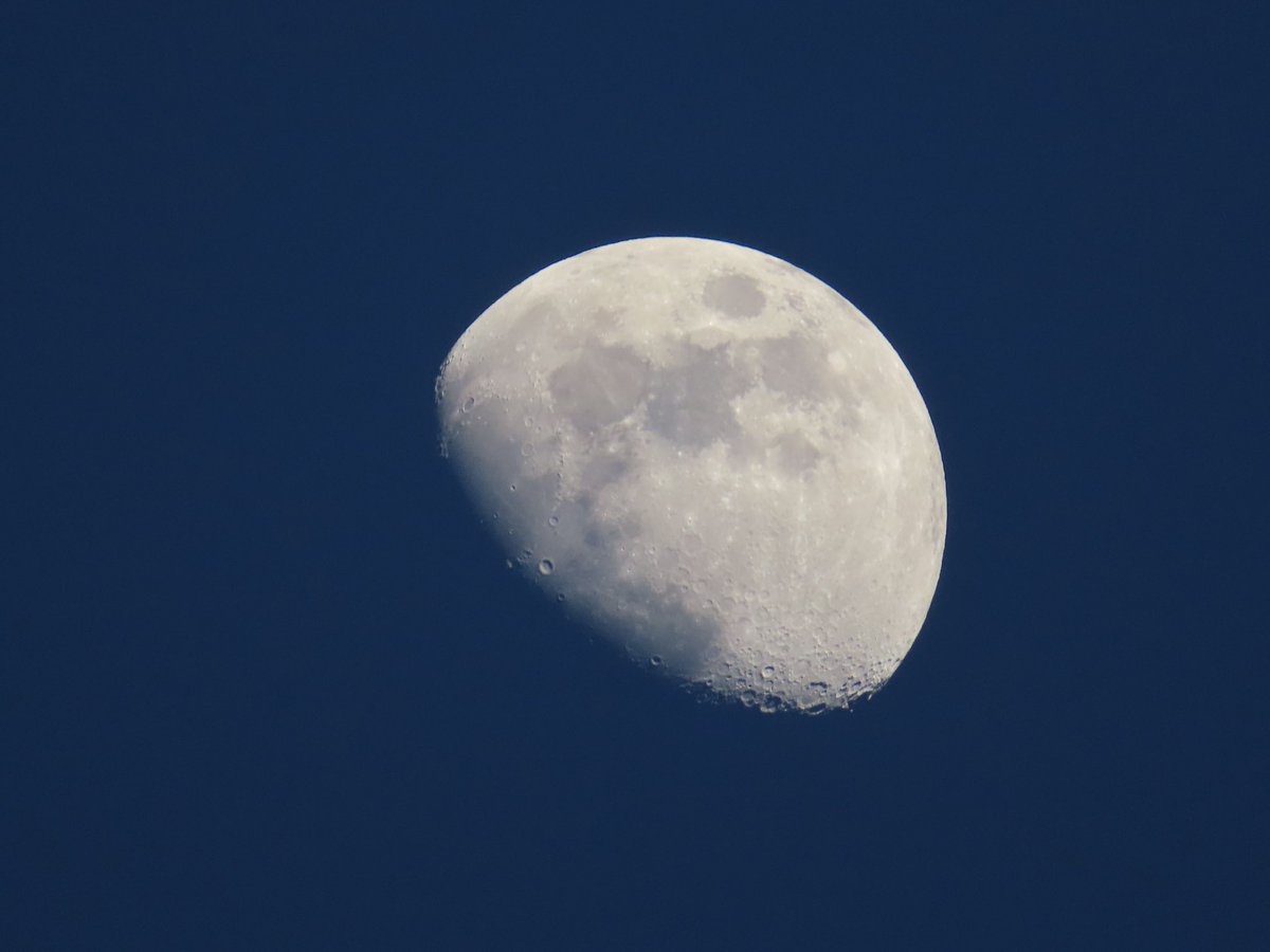 yvsmin_'s tweet photo. yesterdays moon i didn’t post https://t.co/JzBxIbMhnx