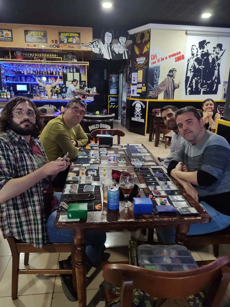 terretainnombra's tweet image. No hay buen ARKHAMARTES sin un par de traumas mentales. Disfrutando una vez más con las novedades que nos brinda #ArkhamHorrorLCG año tras año. Próxima parada, Alicante! 🙌