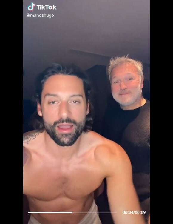 Fun_Kyou's tweet photo. @FreakieChris Haha, moi dans ma tête, je fais ça, je me dis que ca tombe moins dans la catégorie de ces vidéos là mais + dans l'énergie d'un Laurent Ruquier sur ses videos avec son ex. 
Genre la gars qui tente mais hors tempo, maladroit, ... genre mais quest ce qu'il fout sur le tiktok https://t.co/SlIivGSnIL