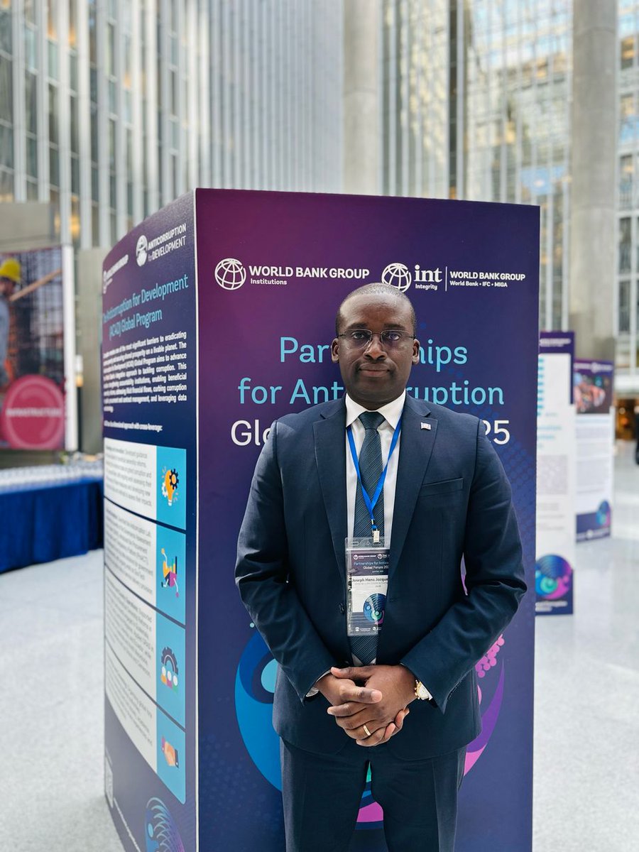 hansjosephl1's tweet photo. Je réponds à l'invitation de la Banque Mondiale pour prendre part à Washington DC au Global Forum 2025 qui réunit près de 300 leaders mondiaux de lutte anti-corruption provenant des Gouvernements, du secteur privé, de la société civile et des Organisations internationales. 
L'occasion pour moi de continuer notre plaidoyer à travers le monde sur les efforts haïtiens en matière de lutte contre la corruption et la nécessité de renforcer la coopération internationale afin de ne laisser aucun refuge pour les opérateurs de la corruption.