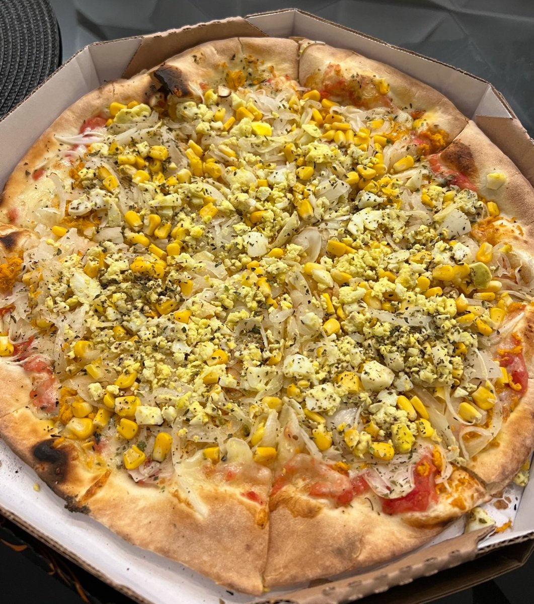 thiagobarrosnut's tweet photo. 3. Pizza de frango com milho

Cerca de 200 kcal por fatia. 

Recheio baixo em gordura mas alto em proteínas e carboidratos.