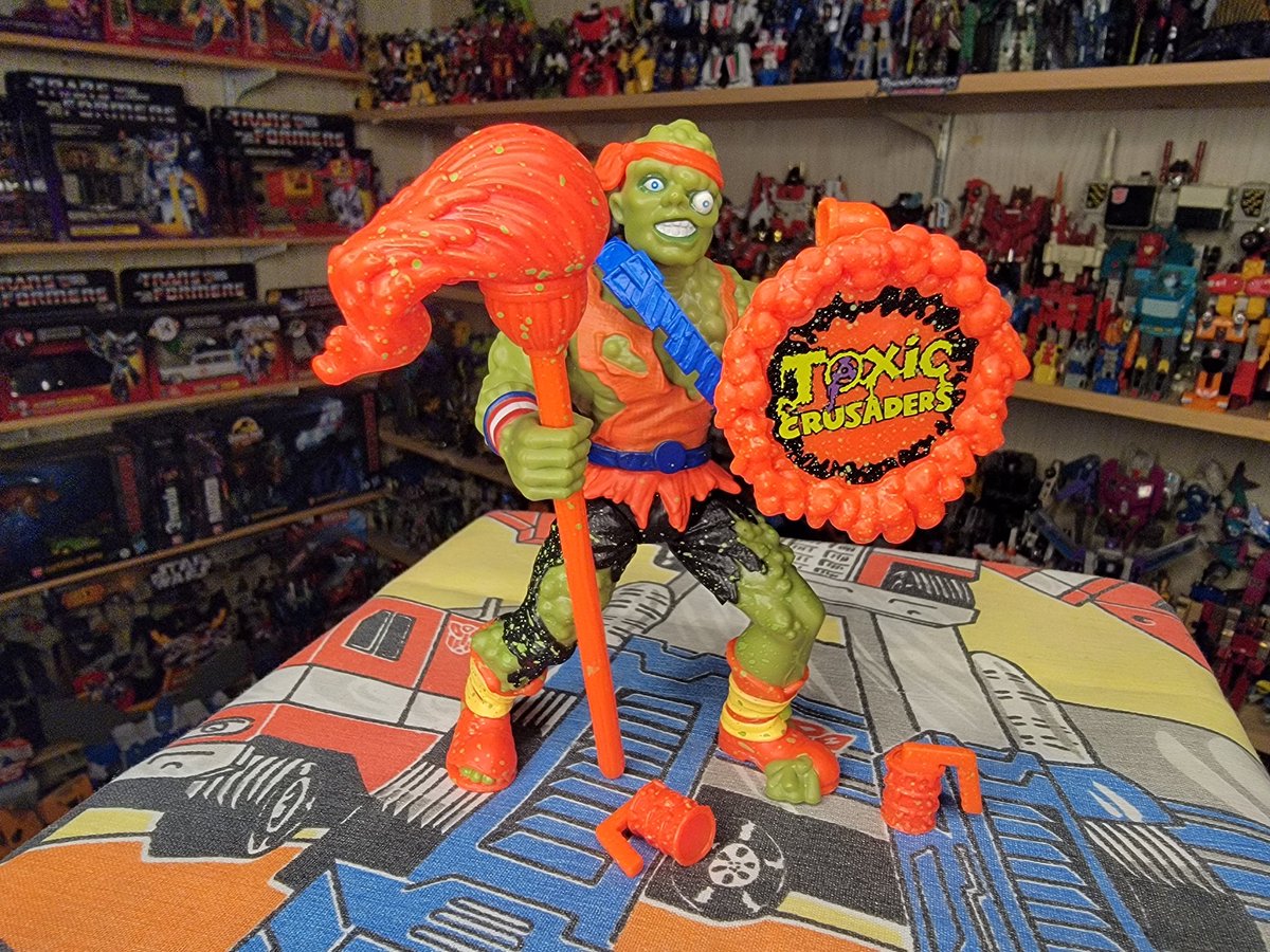 cracktasticpod's tweet photo. Time to clean up the streets!

📷: Toxie!!

Unboxing: https://t.co/5jFwm2RloF

#CracktasticPlastic #ToxieTuesday #ToxicCrusaders #collectthemall #thrillofthehunt #toner #toypodcast 

Listen &amp; subscribe wherever you get your podcasts or connect with us at https://t.co/eOzPzkizeI https://t.co/bjbZg4SLOb