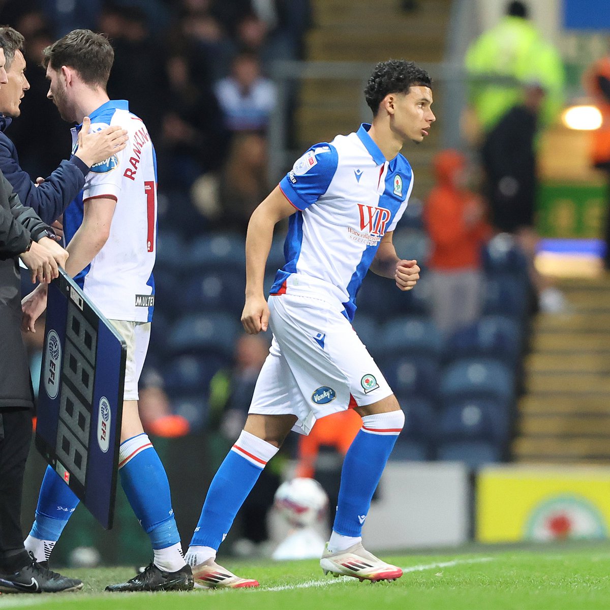 Rovers's tweet photo. 🌹 A great moment for the latest @academy_brfc graduate to make his first-team debut! 👏

#ROVvSHW | #Rovers 🔵⚪️ https://t.co/lpHArn2uZh