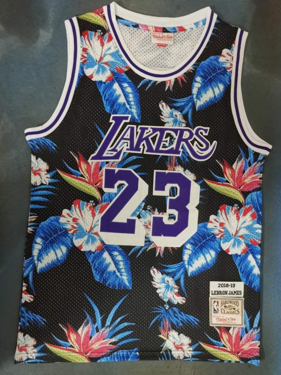 LakeShowYo tweet media