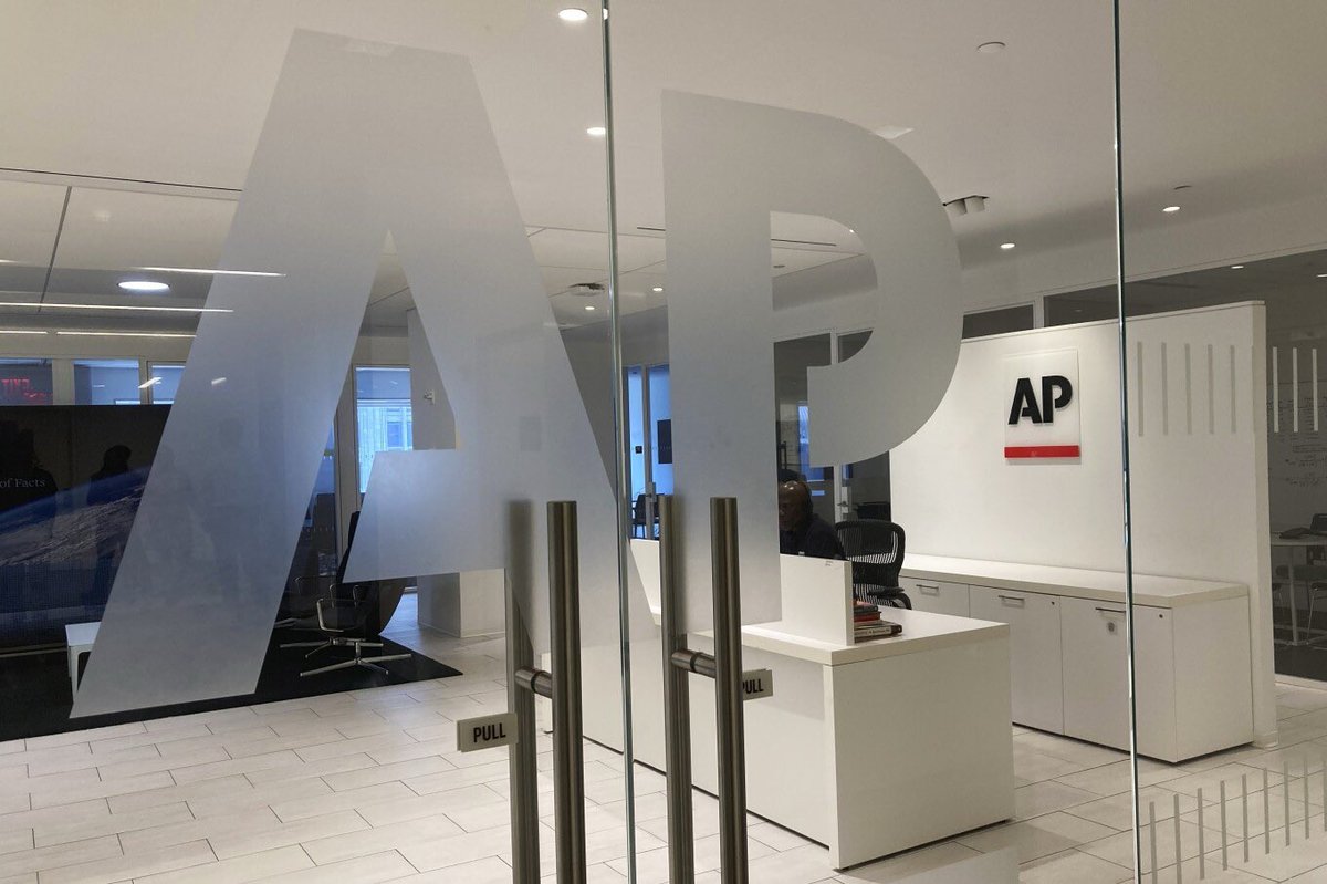 AP wins reinstatement to White House events after judge rules government can’t bar its journalists apnews.com/article/trump-…