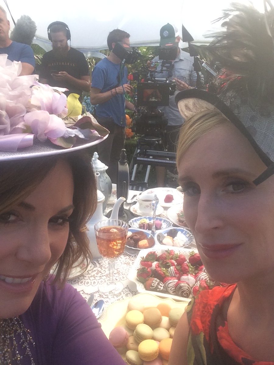 SonjatMorgan's tweet image. Tea anyone? What’s the tea? ⁦@CountessLuann⁩ #sonjamorgan 

#tea #spillthetea #teaparty #CA