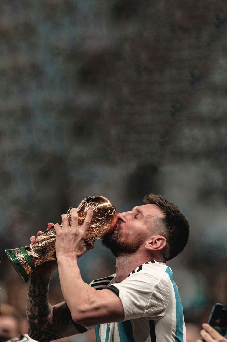 𝑨𝒍𝒆 tweet media