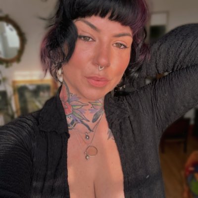AprilLebowski's tweet photo. #NewProfilePic https://t.co/sf0QhB3HLa