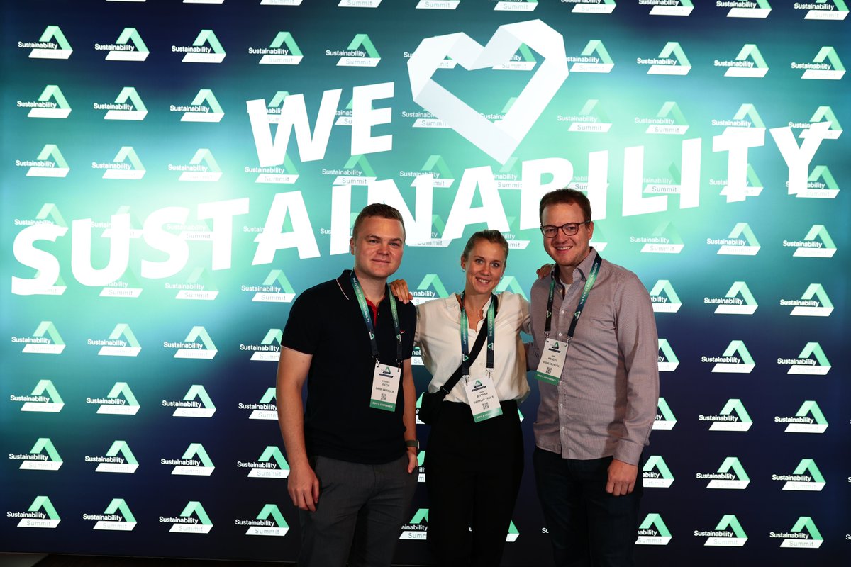 Sustainabil_Sum's tweet photo. Was für ein sympathisches Foto von Steffen Sölch, Anja Bittner und Jan Handel vor unserer We Love Sustainability Fotowand! 😄

Schön, dass ihr auf dem Sustainability Summit 2024 dabei wart! 🥳

#sustainabilitysummit #sustainability #nachhaltigkeit #daimlertruck https://t.co/Q2Q5b0cmrL