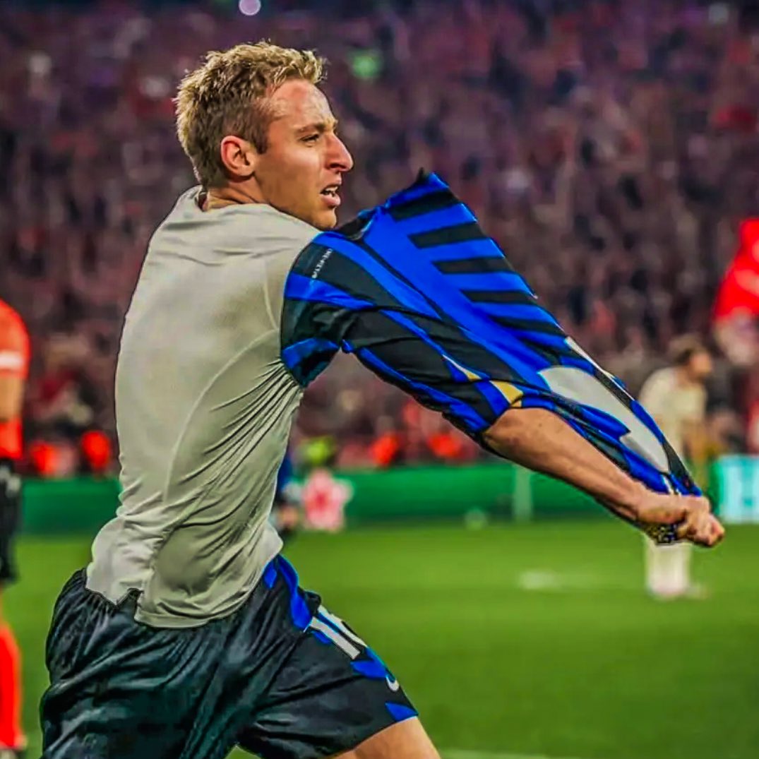 2011 - Inter's Goran Pandev scores a 88th minute winner vs Bayern Munich in the UCL knockout stages... 

2025 - Inter's Davide Frattesi scores a 88th minute winner vs Bayern Munich in the UCL knockout stages... 

That is insane. 🤯