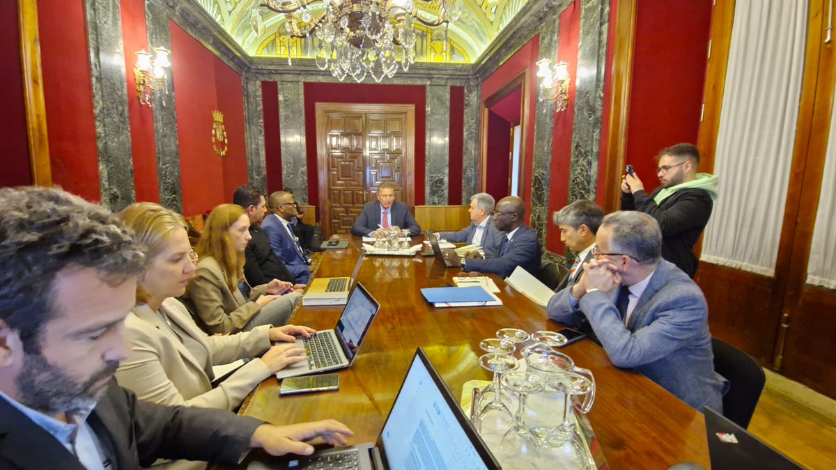 racela327's tweet photo. Réunion du bureau de l'organisation des régions Unis Fogar, seville, 4 Avril 2025 https://t.co/JNEsAg66Sq