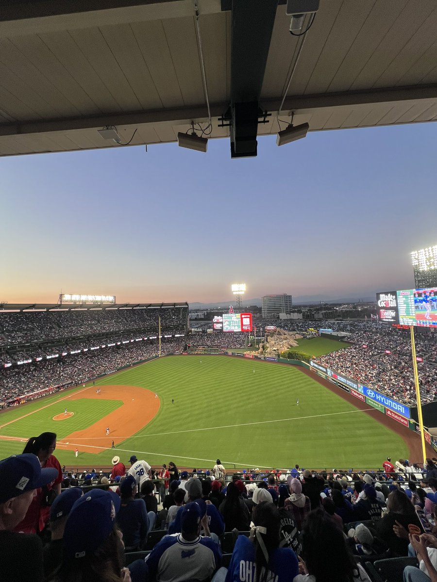 LCuzzie78's tweet photo. Nothing like getting a nose bleed in the nosebleeds #GoHalos https://t.co/wmbQEJfYVN