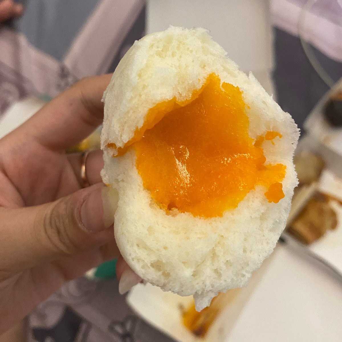 halfways through the week and my “bapao telur asin” streak is already at 4 😭😭😭😭💛💛💛