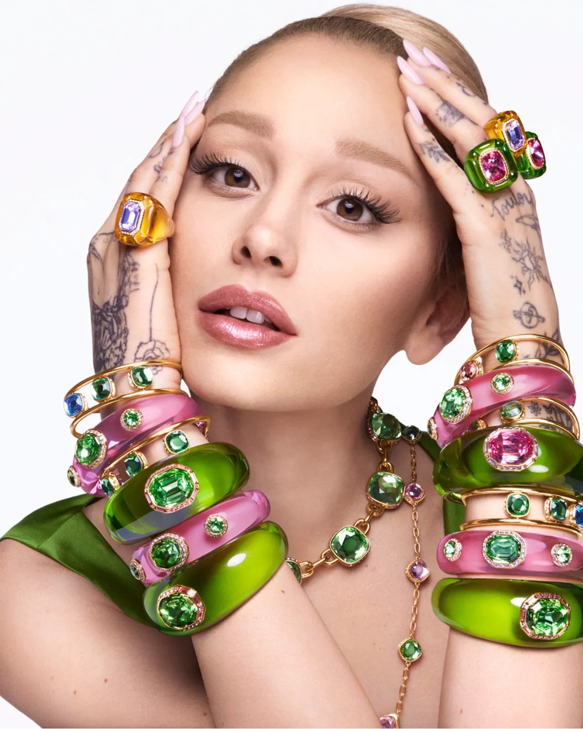 ICONS SERIES magazine - THE STORY OF ARIANA GRANDE