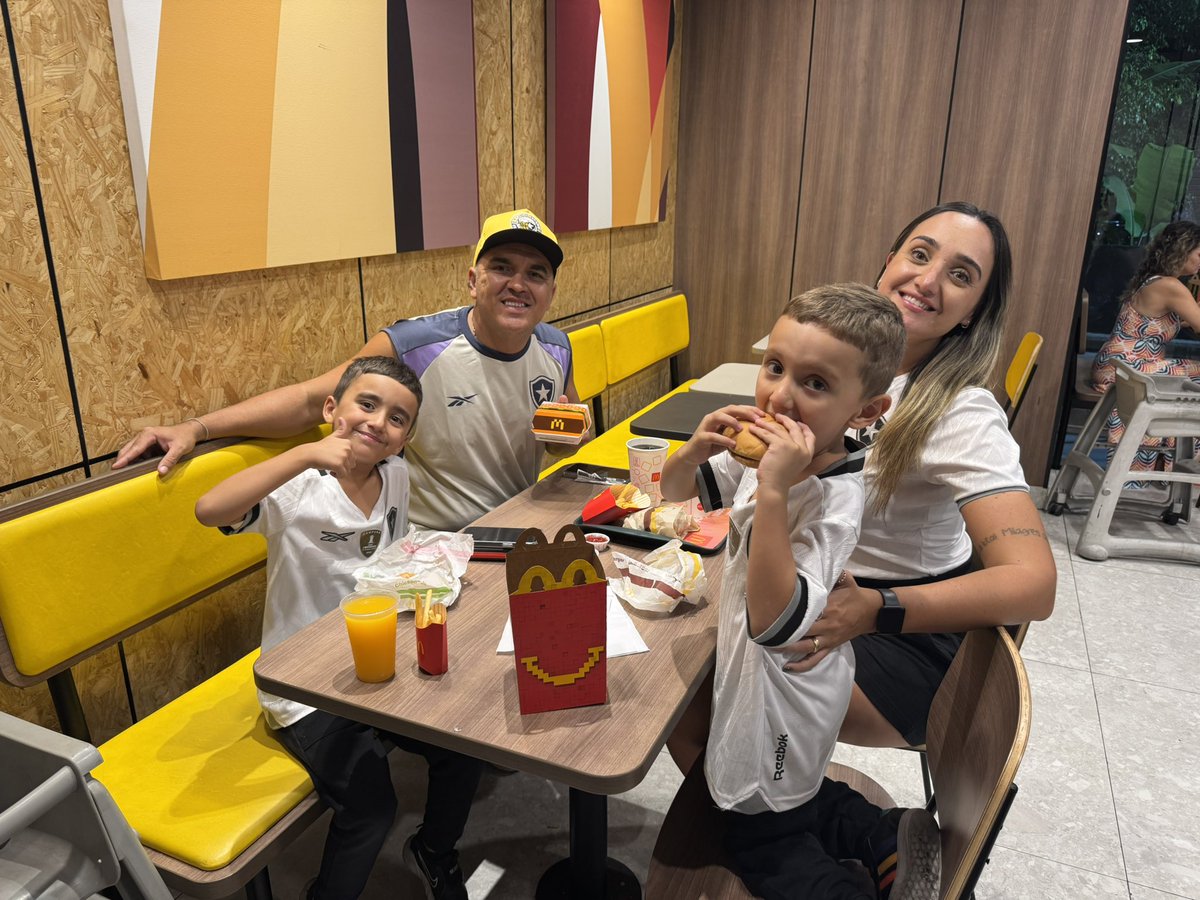 Voltou tudo ao normal… 🔥🍔🤪