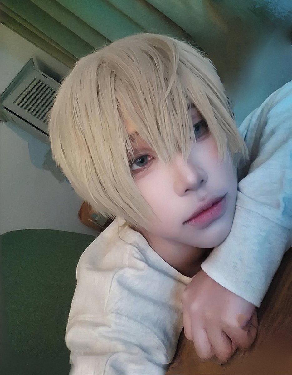 mageecals's tweet image. Apparently i'm still cosplaying 🐰

#anitwit #Xavierloveanddeepspace