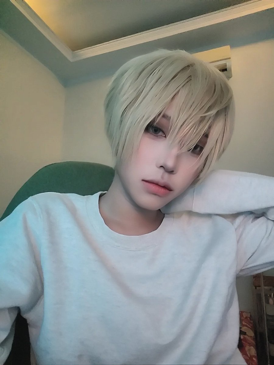 mageecals's tweet image. Apparently i'm still cosplaying 🐰

#anitwit #Xavierloveanddeepspace