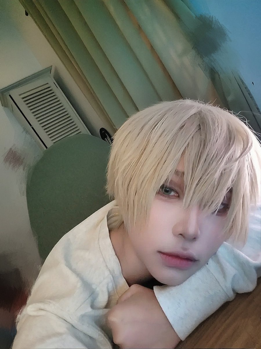 mageecals's tweet image. Apparently i'm still cosplaying 🐰

#anitwit #Xavierloveanddeepspace