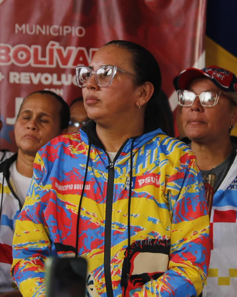 Recibimos la visita de <a href="/johanitakenpo/">Joana Sánchez</a> nuestra Candidata a la Gobernación del Estado Aragua, en un acto lleno de mucha energía y amor con la militancia del <a href="/PartidoPSUV/">PSUV</a> y el GPP en el Municipio Bolivar.