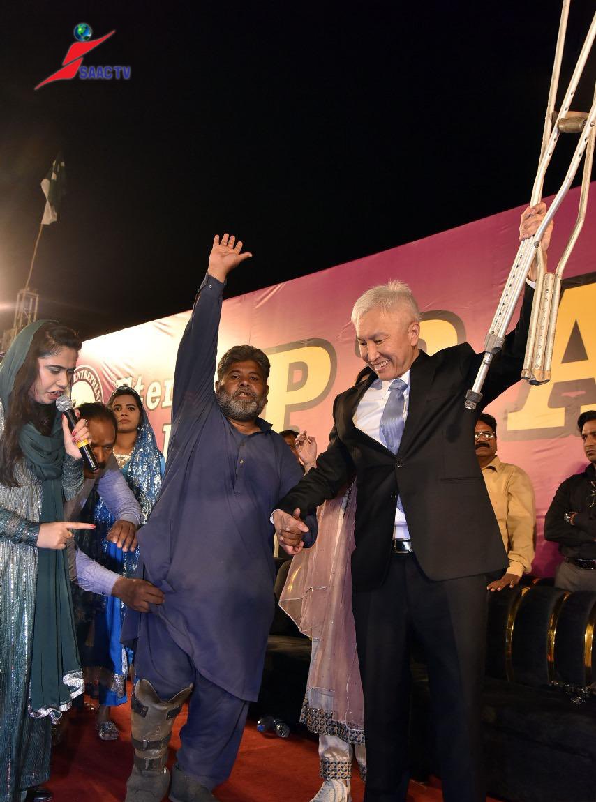 Here am I in Pakistan for "Jesus Festival" ... many experienced Jesus' love and were mightily healed by the Holy Spirit.