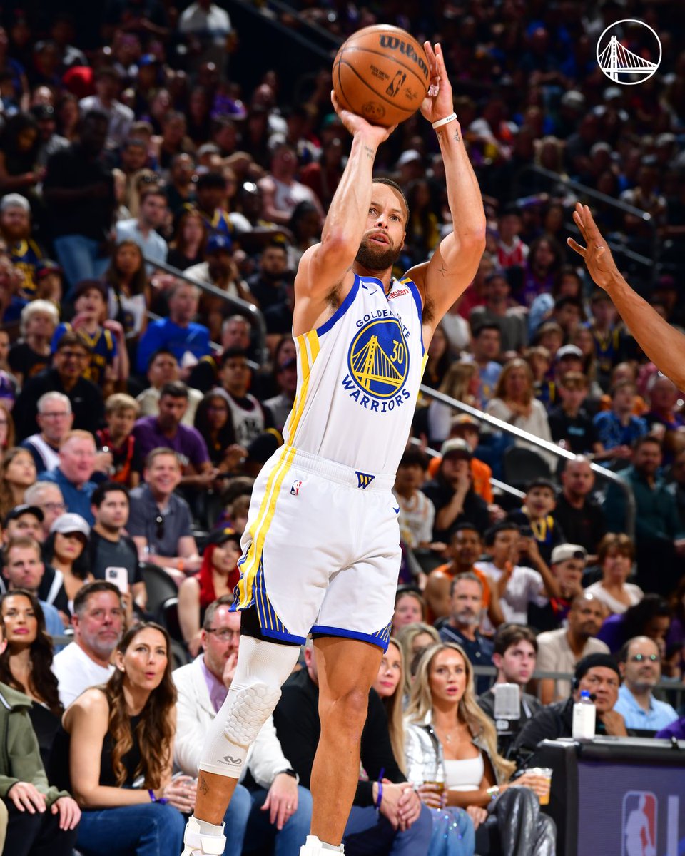 warriors's tweet image. Stephen has 13 at the end of Q1