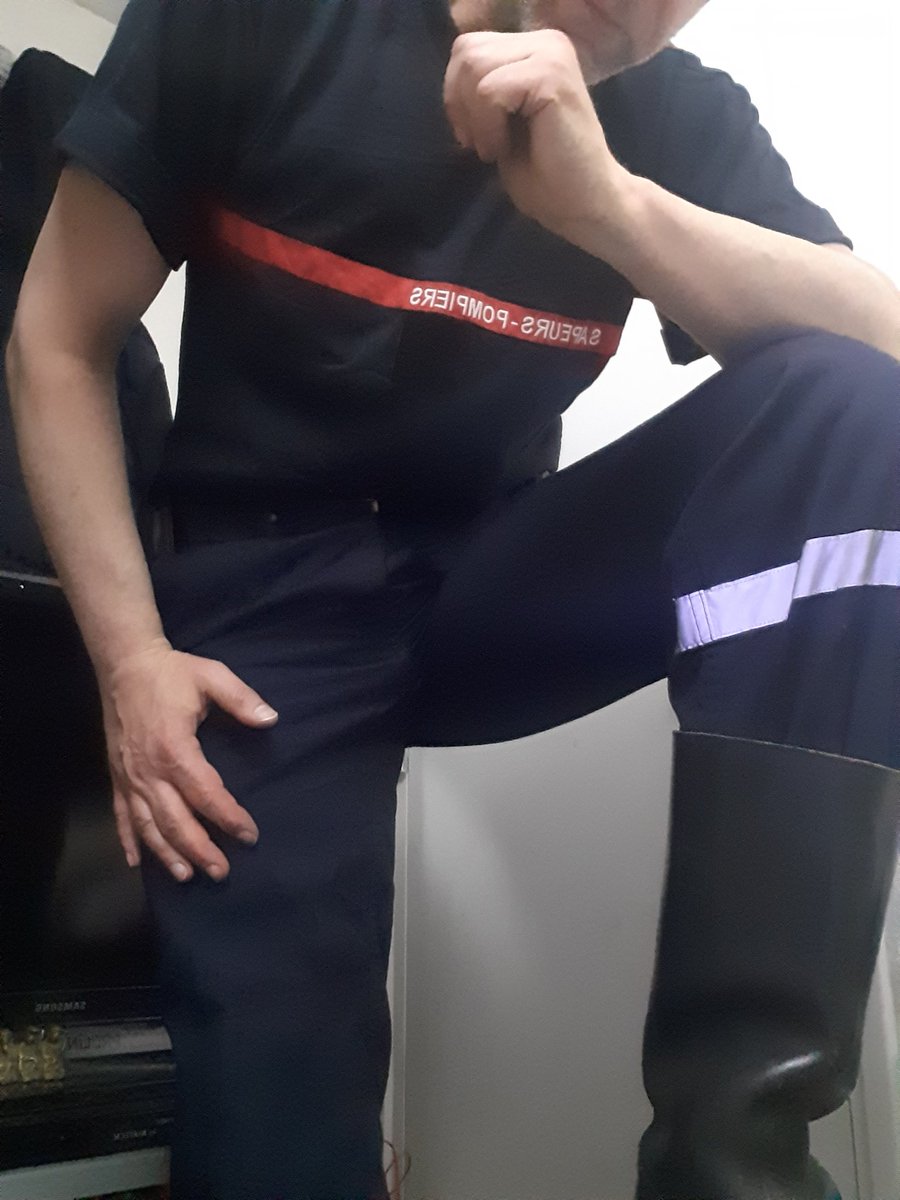 CorianSeb's tweet photo. @expose_salopes @ncraw21 Salut difficile de résister à cette annonce surtout que je suis souvent à côté de Noisy-le-Grand (Paris aussi)... je suis branché kinky à donf dis-moi si ça t'intéresse https://t.co/ANih5AsSka