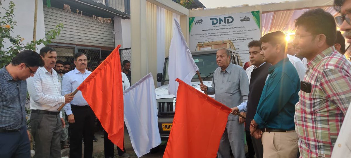 Flagging off ceremony of indigenously manufactured Preheaters of T-90 and T-72 Tanks at Warora on 8th April’25 by Collector Chandrapur Shri Vinay Gowda IAS and Justice Sirpurkar.
