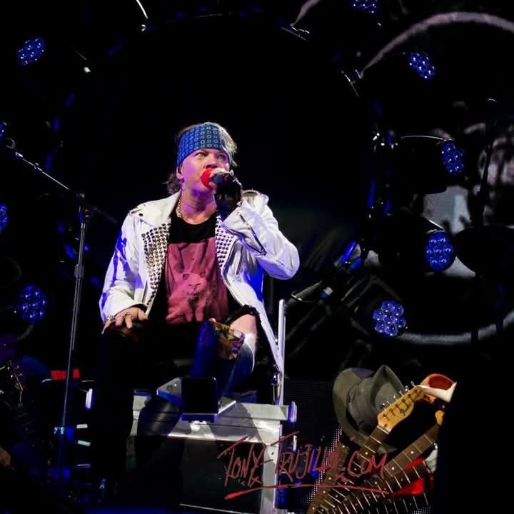 axlrosefanpage_'s tweet photo. #NesteDia em 2016, Guns N' Roses fez dois shows históricos no T-Mobile Arena em Las Vegas 🔥🔥🔥
📸: Tony Trujillo
#notinthislifetime https://t.co/XzoHHoXpjR