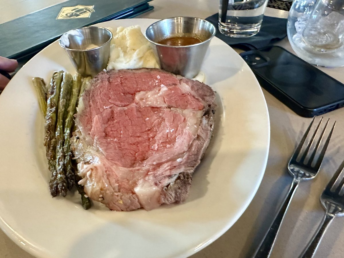 jvanhKY's tweet photo. #RestaurantWeekCincy The Greenline Kitcken and Bar https://t.co/jR15OLd1T8