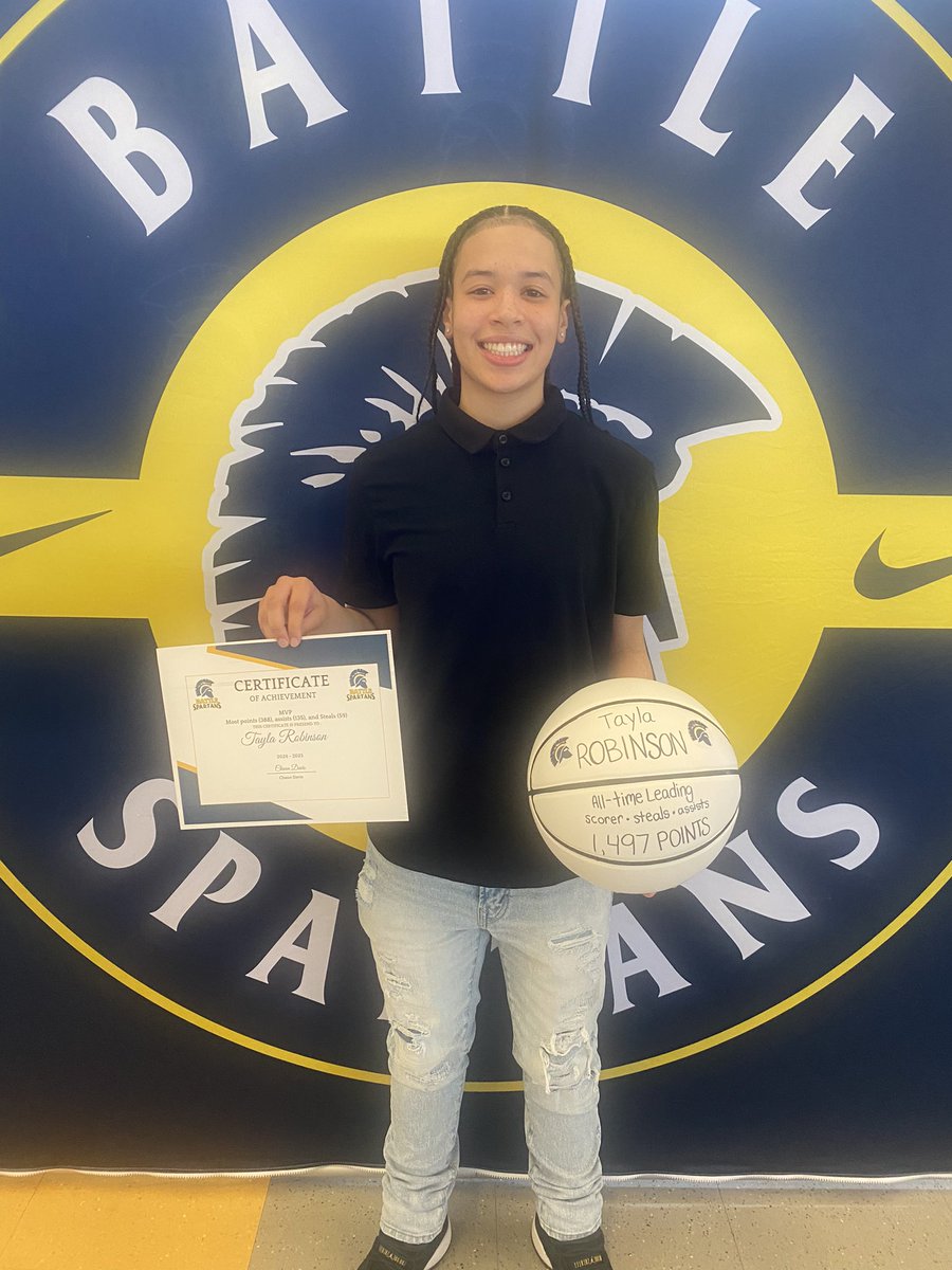 Tay Boogie with MVP award! Finished season with 388 pts, 135 assists and 59 steals! Set record as Battle’s leading scorer with 1,497 pts! Leader in assists and steals also! That’s how you leave your mark! <a href="/taylarobinson03/">tayla robinson</a>