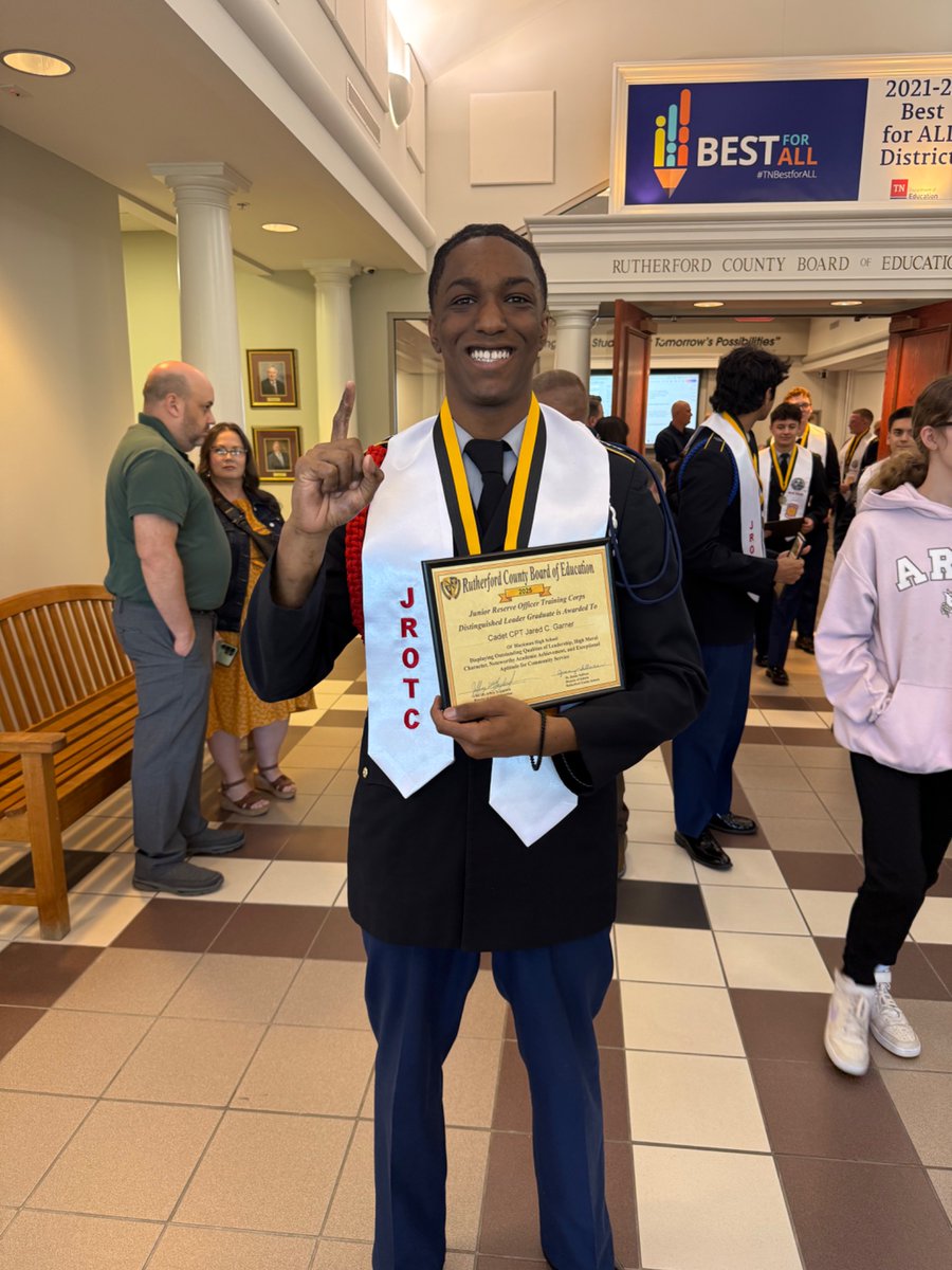 BlazeJROTC's tweet image. Congratulations to c/CPT Jared Garner being awarded the JROTC Distinguished Leader Graduate award, presented to cadets who have completed extensive criteria. He will be recognized at the 2025 Awards Ceremony for this achievement exemplifying, excellence at Blackman High School!