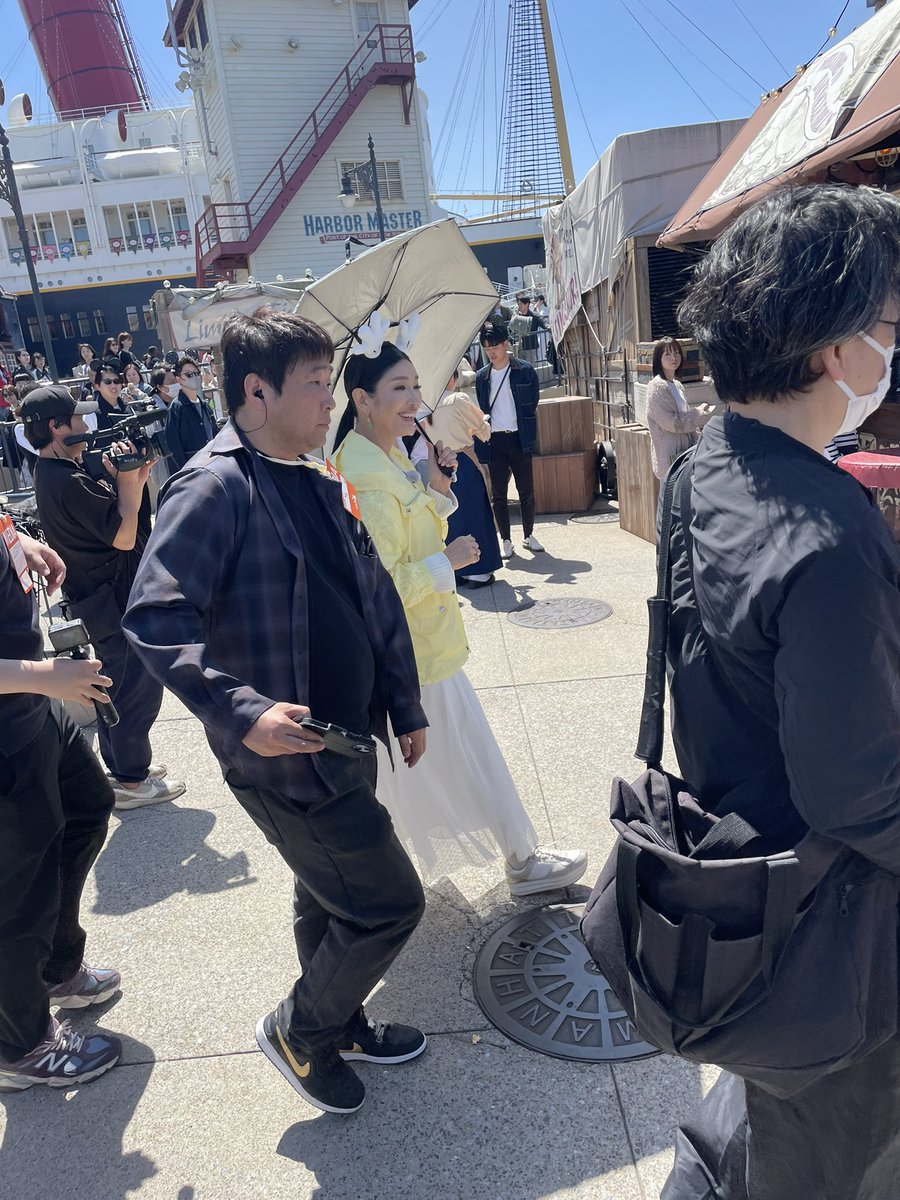 cocotan1112's tweet photo. 彼氏と久しぶりにディズニーきたら
アンミカ撮影してた🥺ᩚ笑 https://t.co/lOmFYUzs25