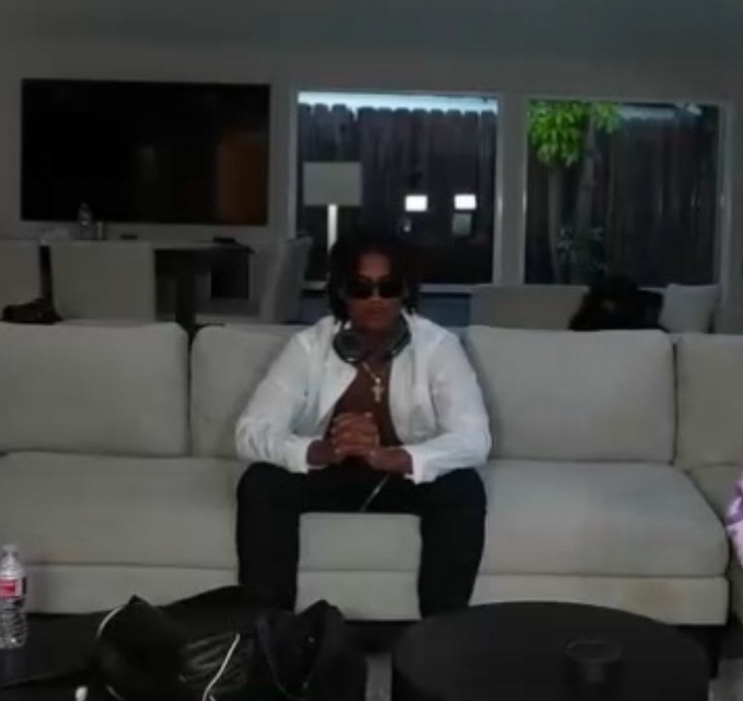 playboi tweet media