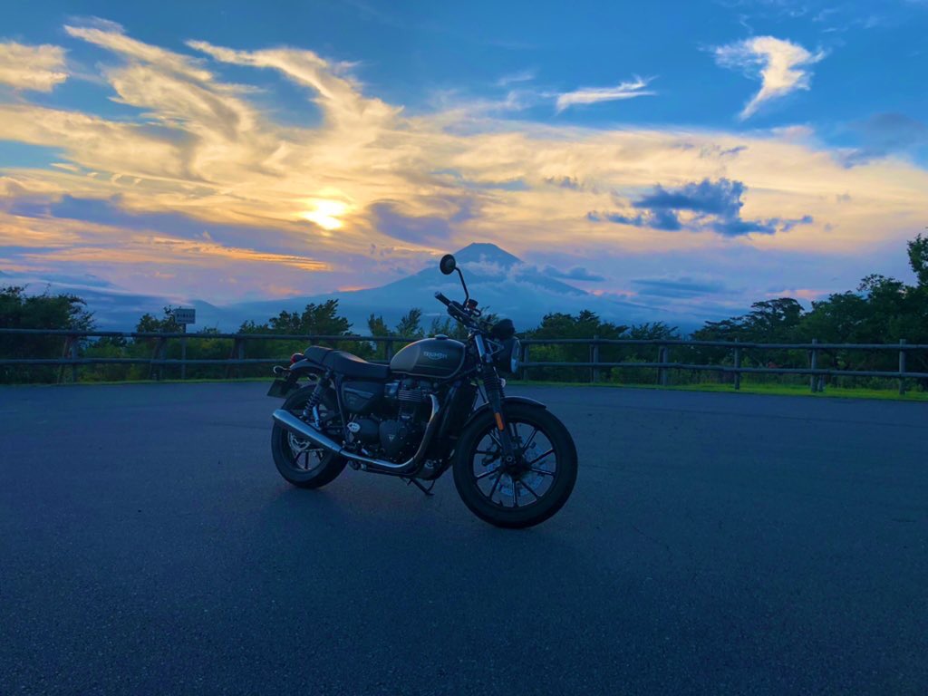 1127en's tweet photo. #トライアンフ_ライドインスタイル2025
#speedtwin900 https://t.co/UAYxSLr6ua