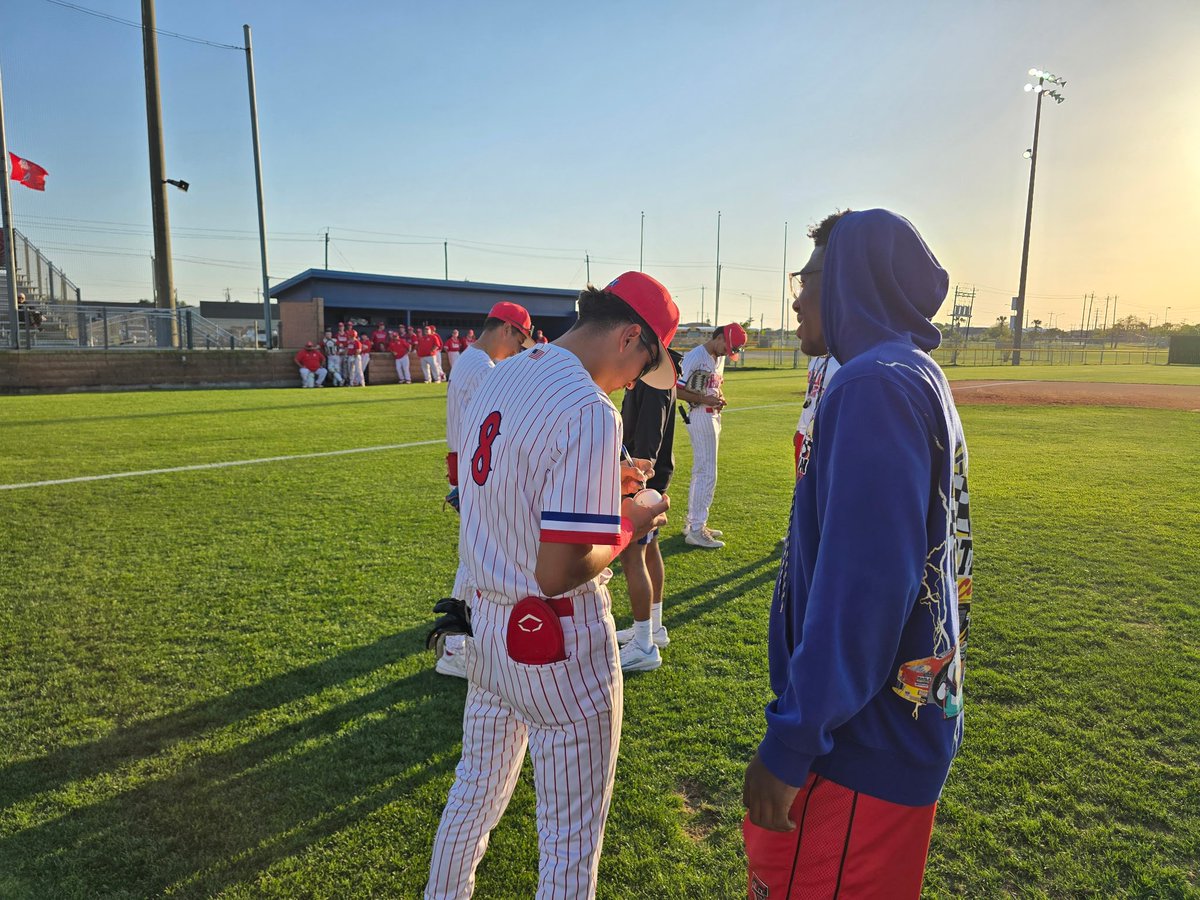 Honored to have these 3 throw out tonight’s ceremonial 1st Pitch. Brazosport Footballs, Manny Williams, Clifton White and Jamar White, good luck at Howard Payne University ! 

Exporter Baseball is proud of you.

⚾️🏈⚓️