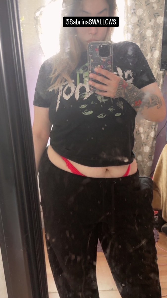 sabrinas_92's tweet photo. 👑💋😈 #slipknot #Twitterbabe #Milf #cuckhold @SneakyLinkLA @SoCalCucklist #snapchat https://t.co/KMeZeO2nQt