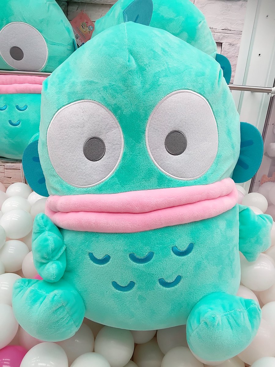 プライズ】本日新入荷！ 『#ハンギョドン 超超BIGぬいぐるみ～かしげ