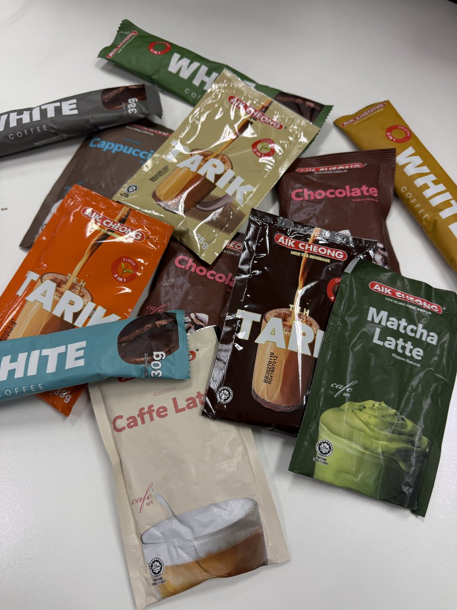 Semua sedap fave teh tarik cham &amp; choc 🤤
Siap letak stock dekat office weh 🫣