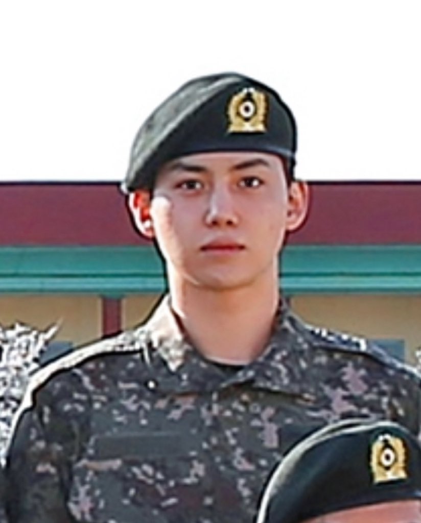 yooncastle1030's tweet photo. 황윤성 훈련병 보고싶어..🥺 https://t.co/rFXrAaeDsl