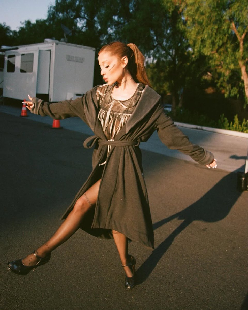 🧸✨ 𝑁𝐸𝑊𝑆 ✨🧸／／ #アリアナ・グランデ が ショート・フィルム