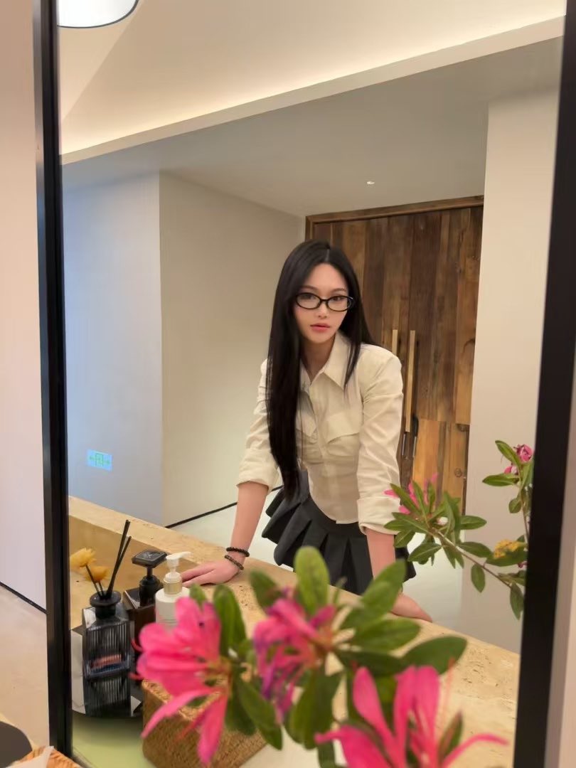 caitlin_zeng's tweet photo. 我和姐姐 https://t.co/pdU7MNGQDo