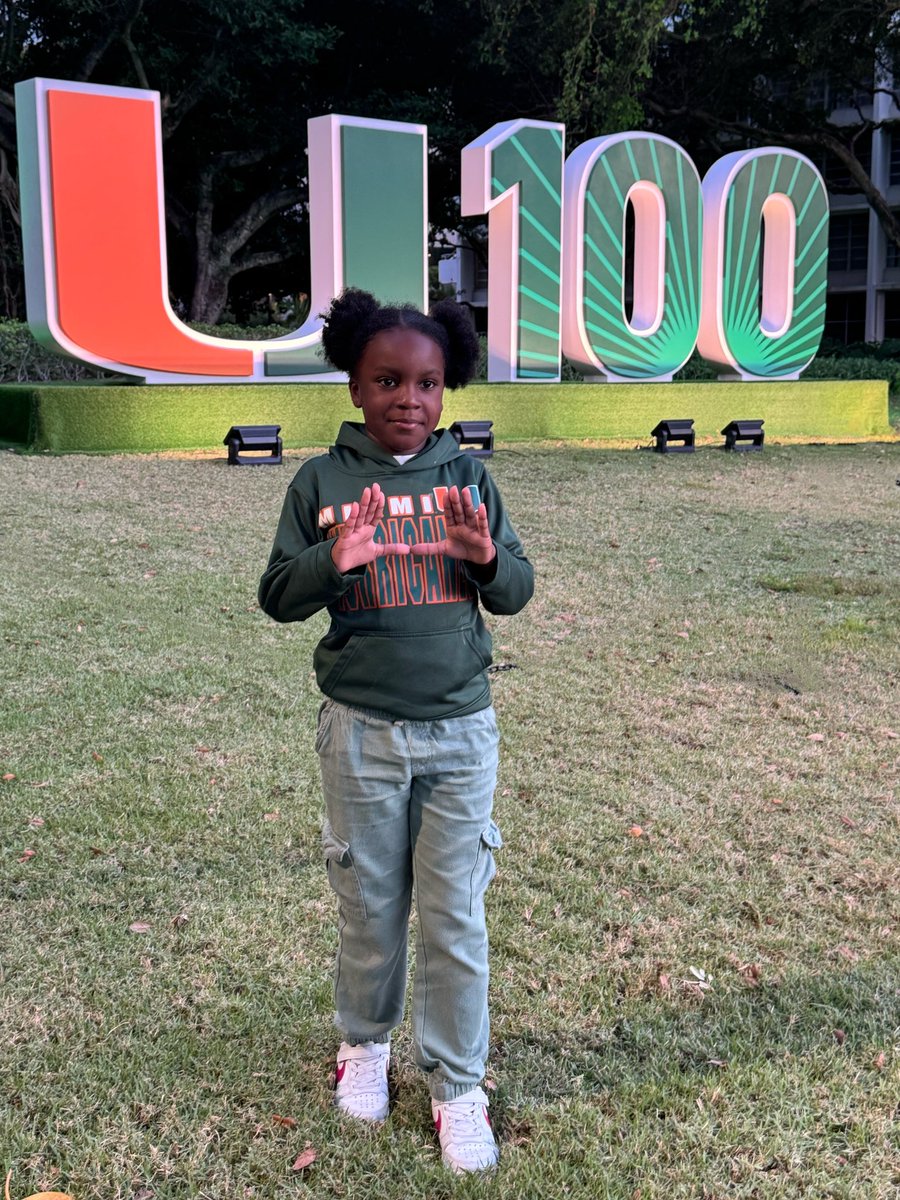 WMGarbageman's tweet photo. HappyBornDay To The U!
Celebrating 100 Years of greatness!
What a great Celebration ๐!
#UMiami100 #U100 #Miami #MiamiHurricanes #CentenialCelebration #GoCanes #Year100 #YoLetsGo https://t.co/0Lp6u45fnh
